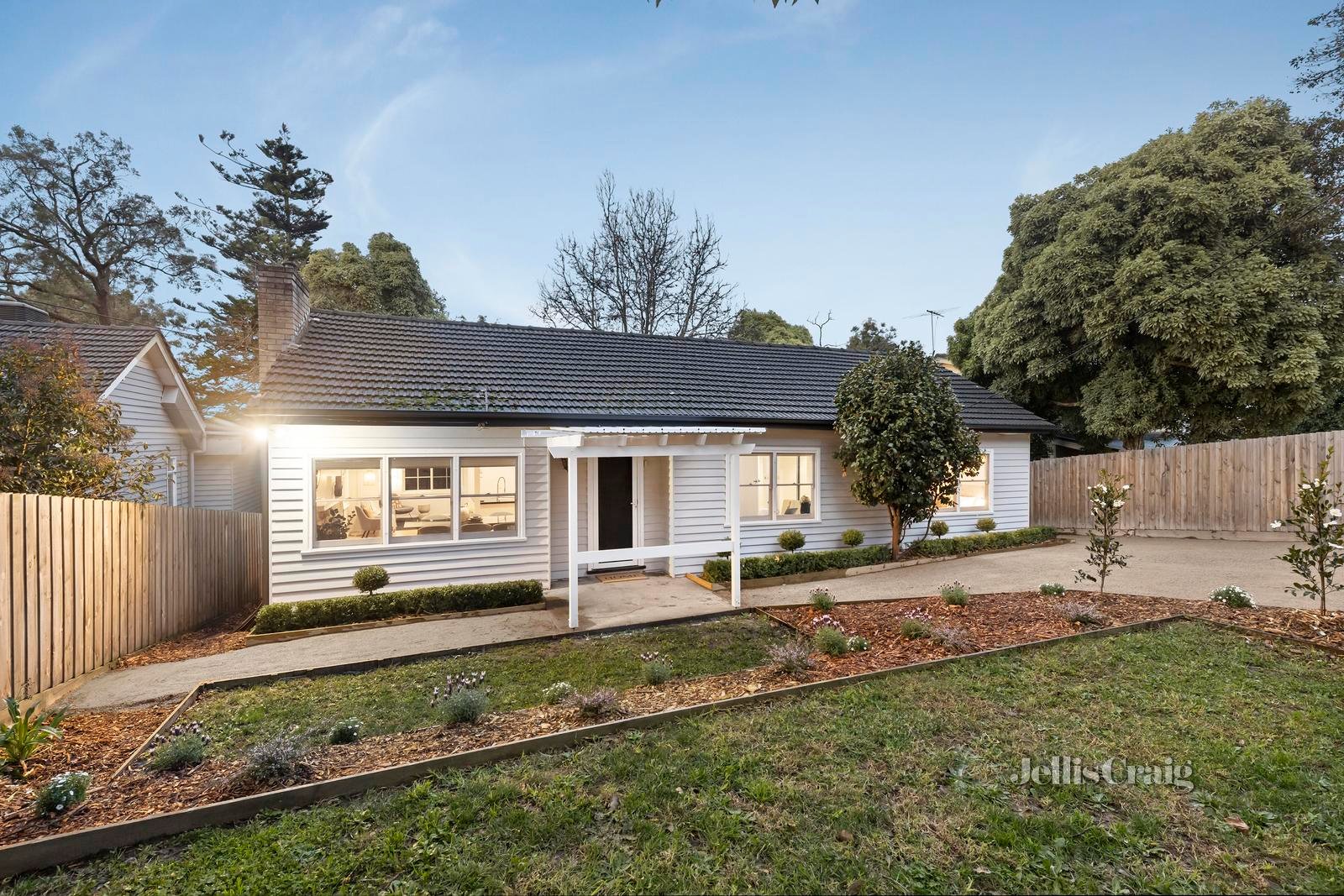 9 Ruthven Way, Ringwood East image 2