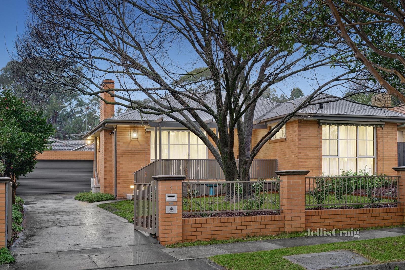 9 Samuel Road, Blackburn South image 1