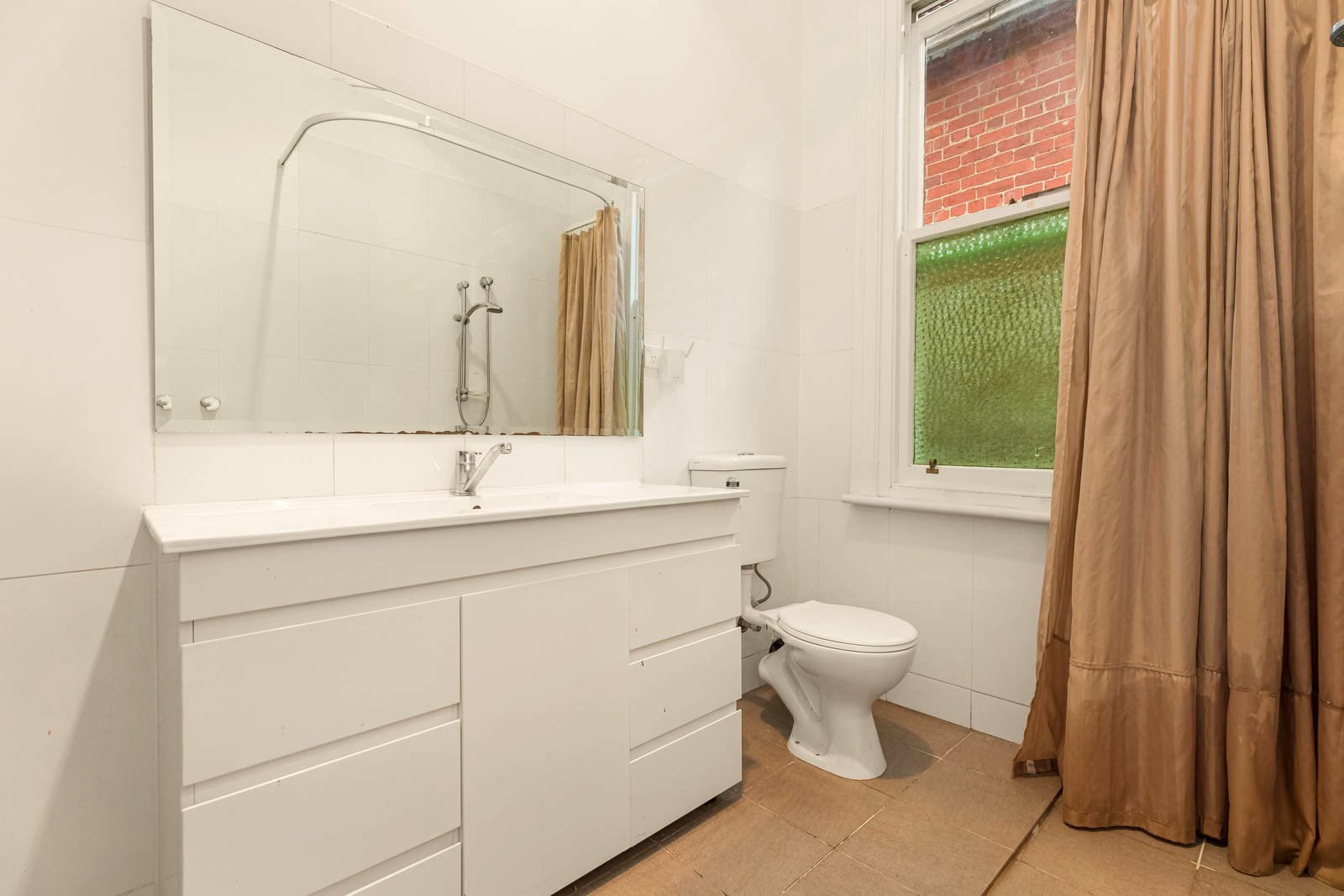 Property Gallery Thumbnail 6
