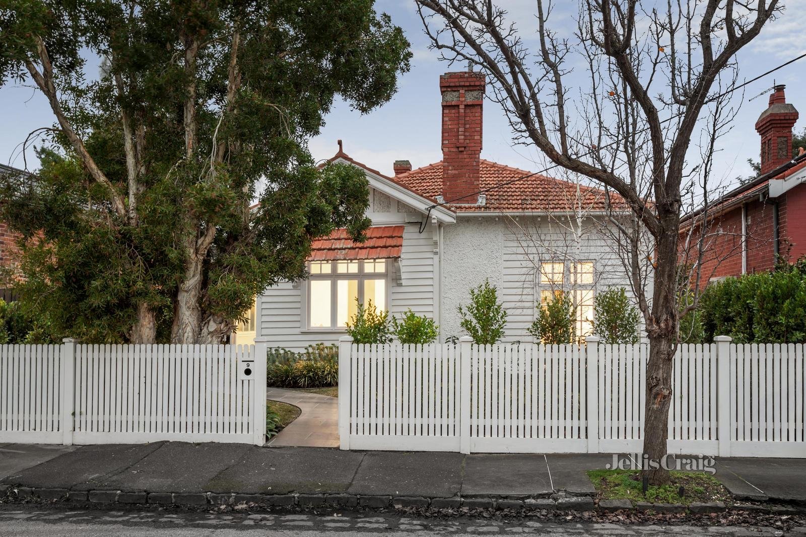 9 Shirley Grove, St Kilda East image 2