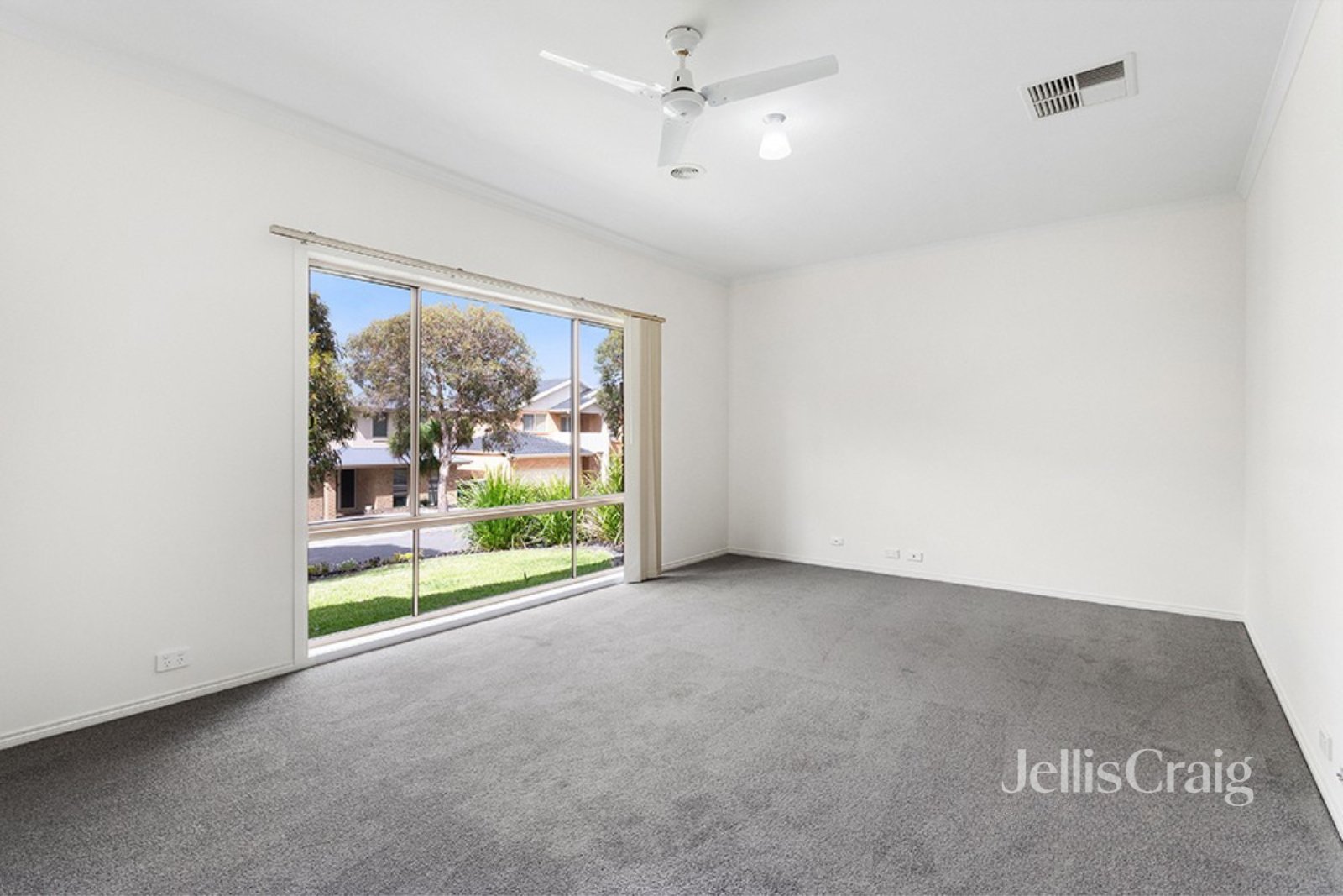 9 Sophie Place, Greensborough image 2