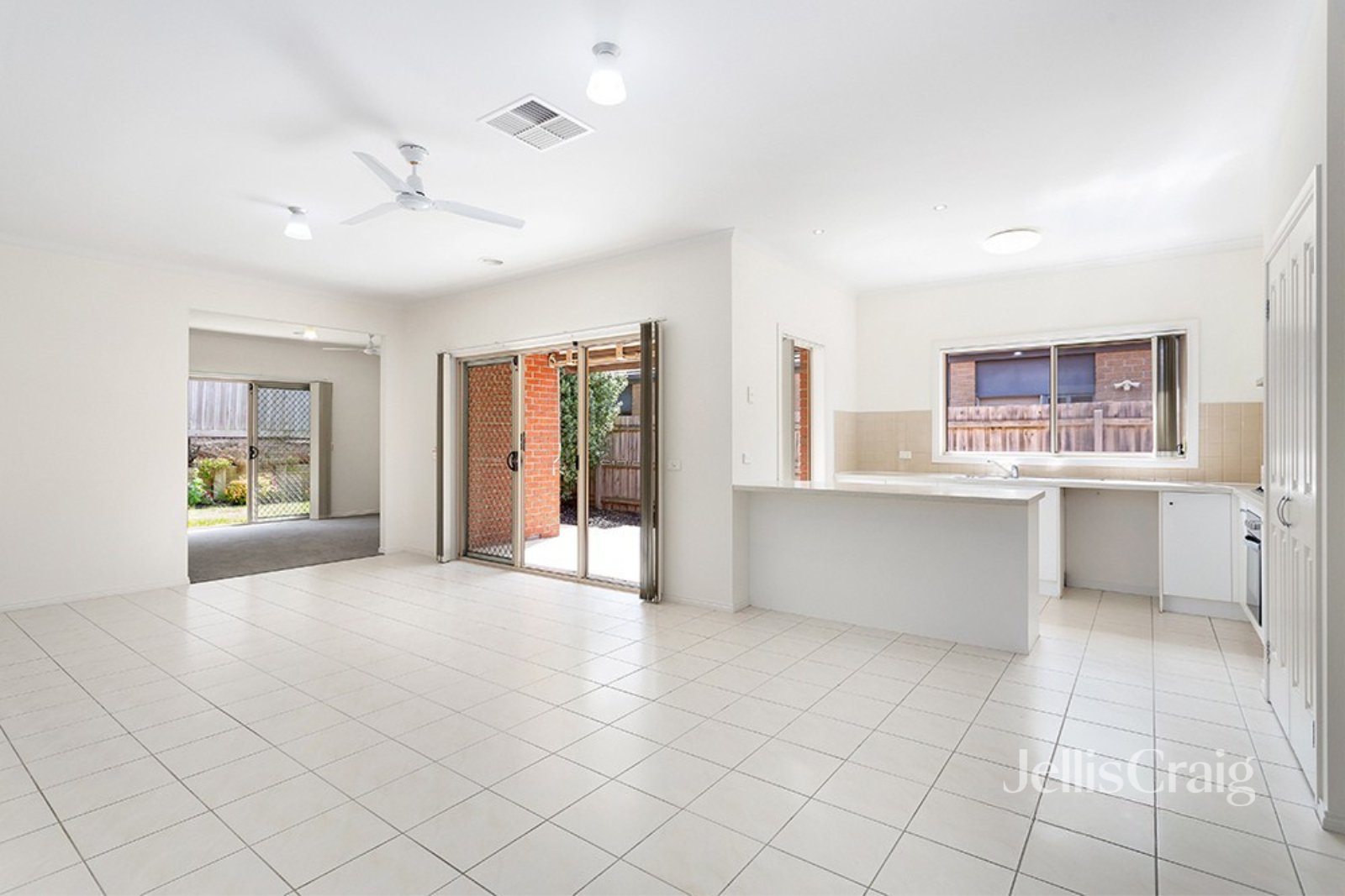 9 Sophie Place, Greensborough image 3