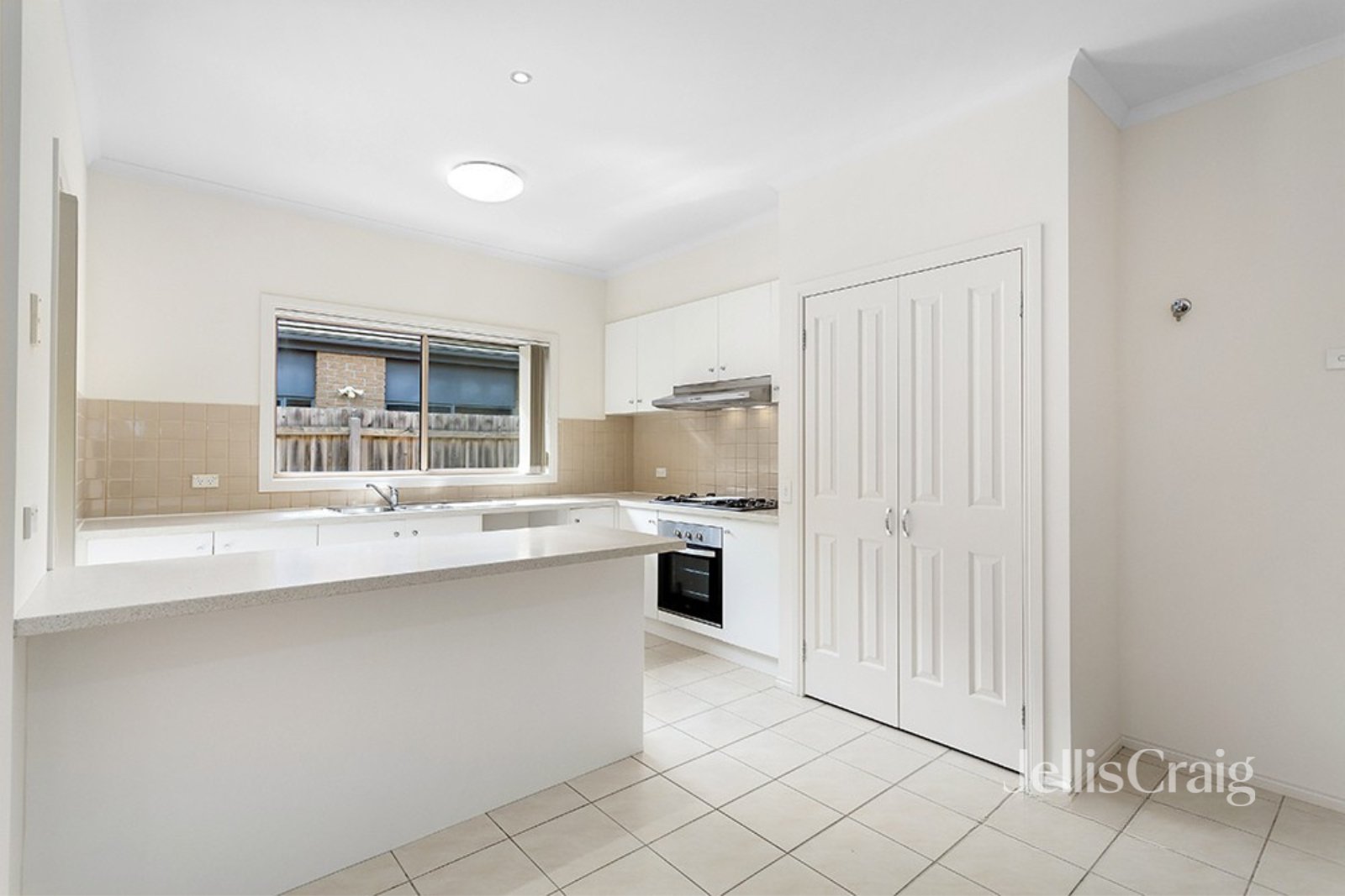 9 Sophie Place, Greensborough image 4