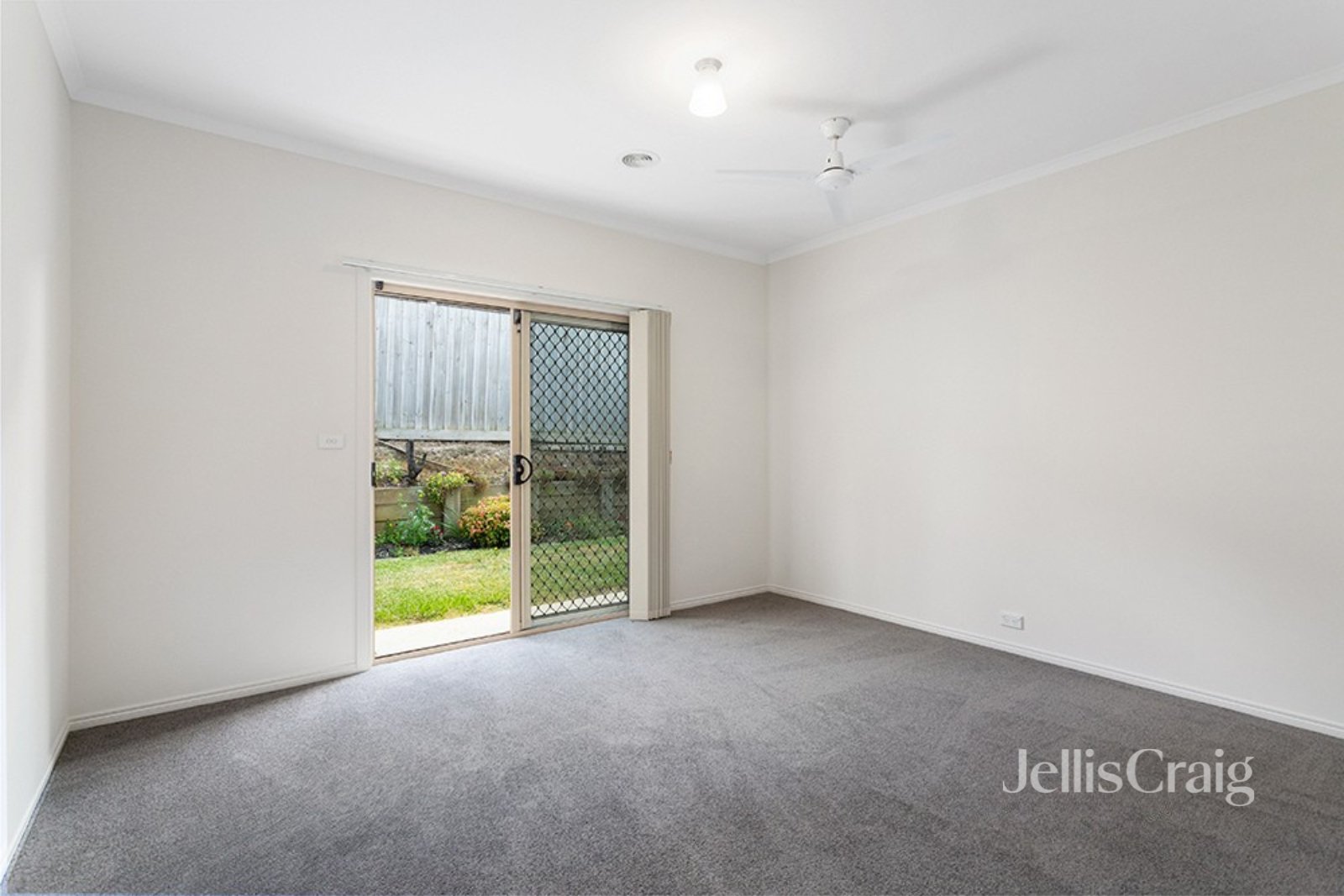 9 Sophie Place, Greensborough image 6