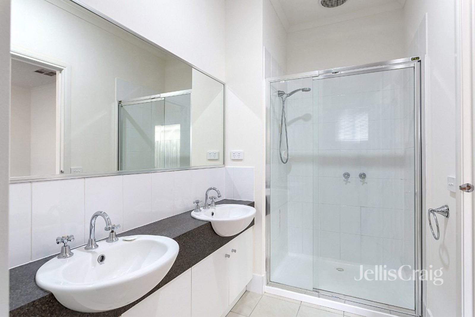 9 Sophie Place, Greensborough image 7