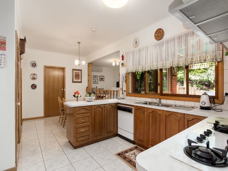 9 St Andrews Drive, Chirnside Park image 7