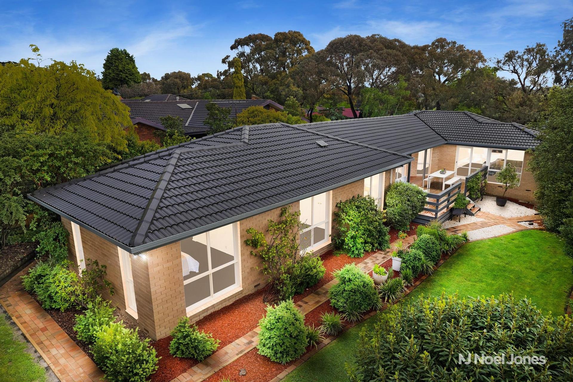 9 St Ives Court, CROYDON HILLS VIC 3136 Noel Jones
