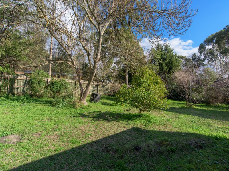 9 Stephen Crescent, Croydon image 8