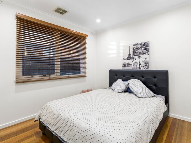 Property Gallery Thumbnail 8