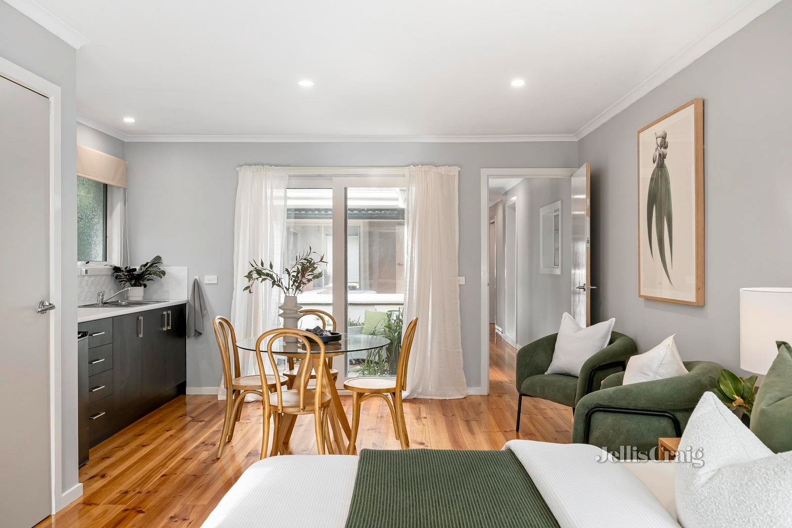 9 Struan Avenue, Mooroolbark image 7