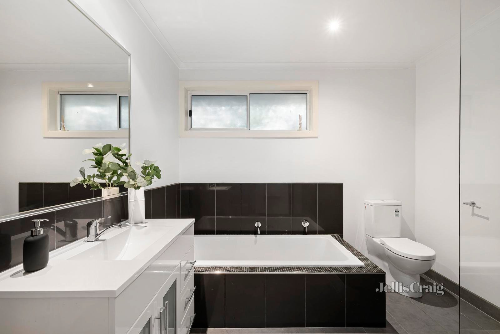 9 Struan Avenue, Mooroolbark image 10