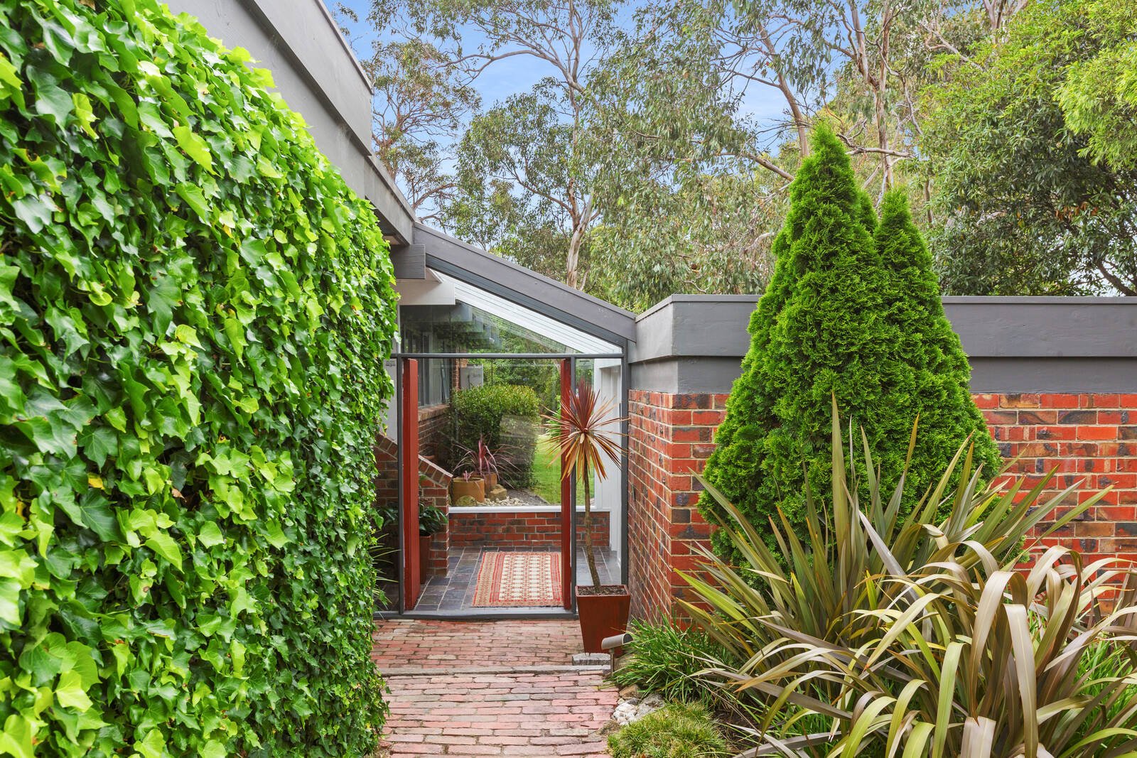 Property Gallery - Main Image