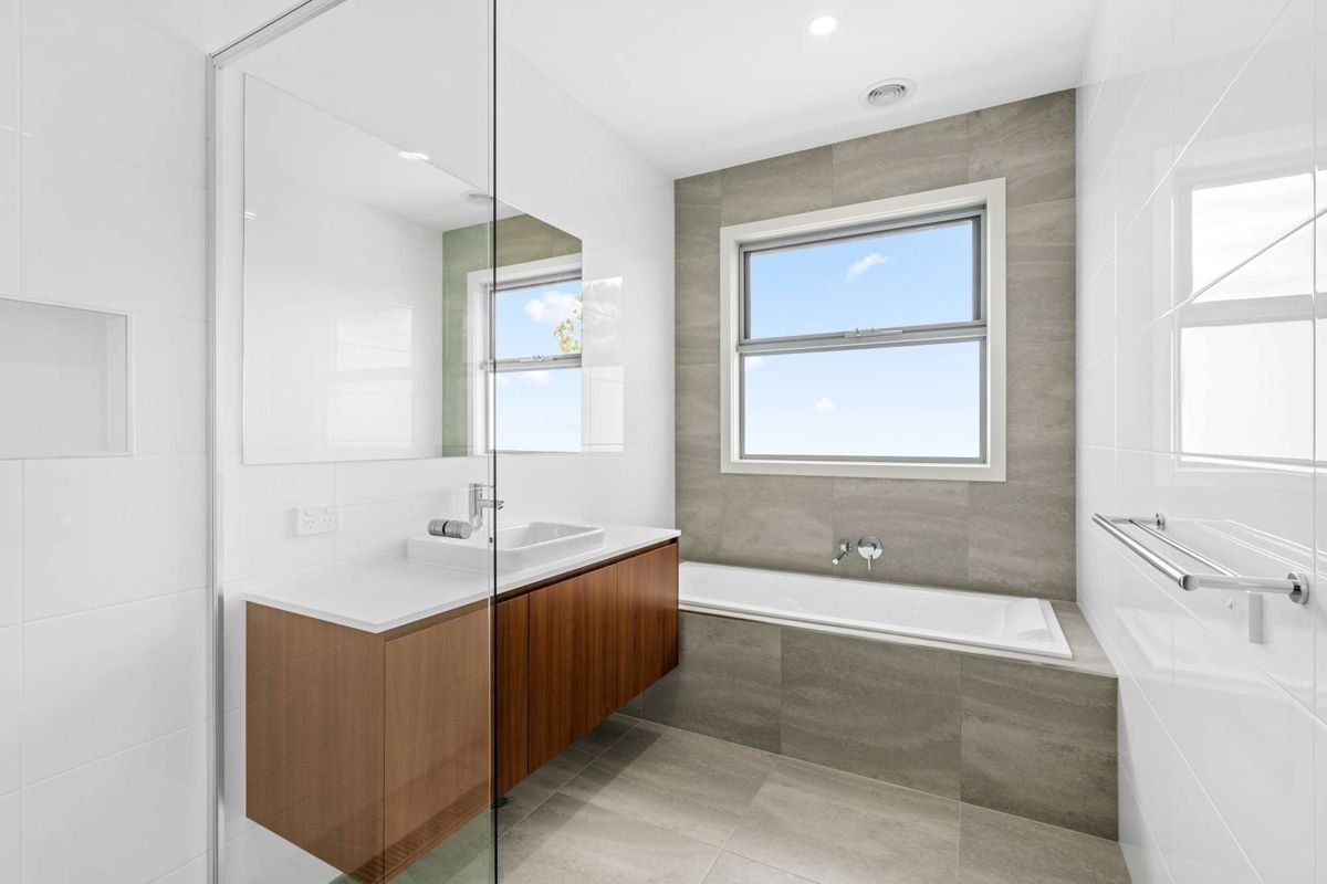 9 Taylor Avenue, Burwood East image 8