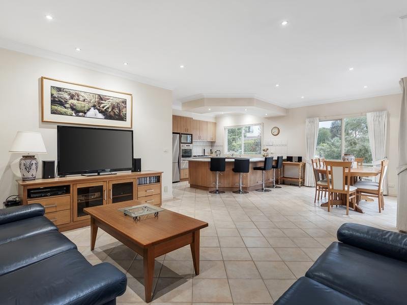9 The Elms, Donvale image 2
