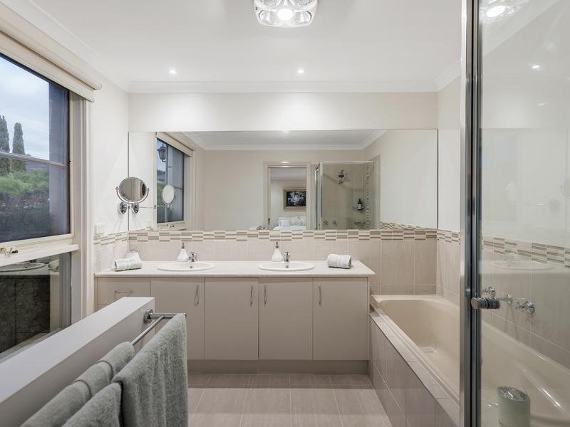 9 The Elms, Donvale image 6