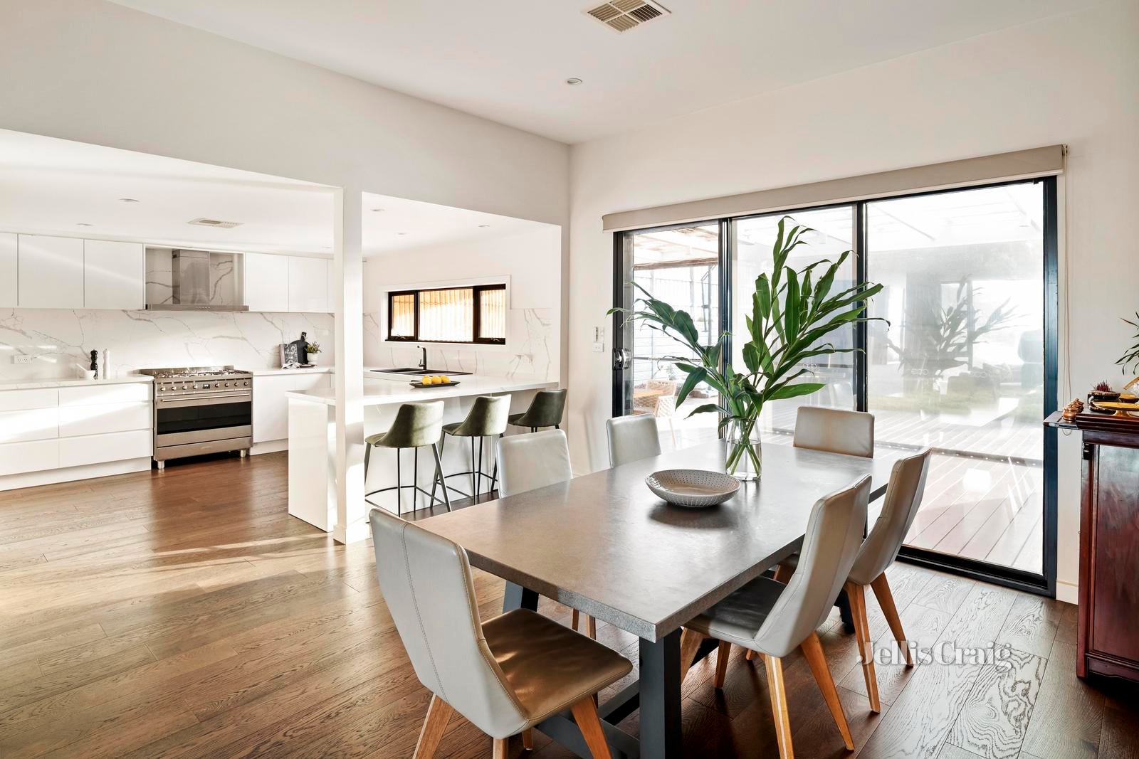 9 The Panorama, Eaglemont image 4