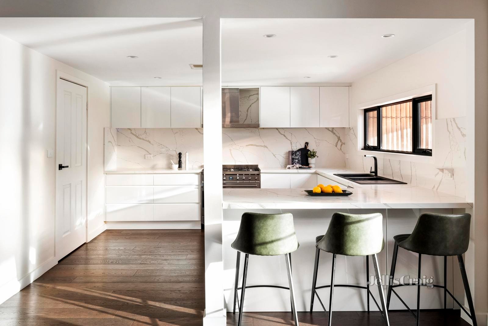 9 The Panorama, Eaglemont image 5
