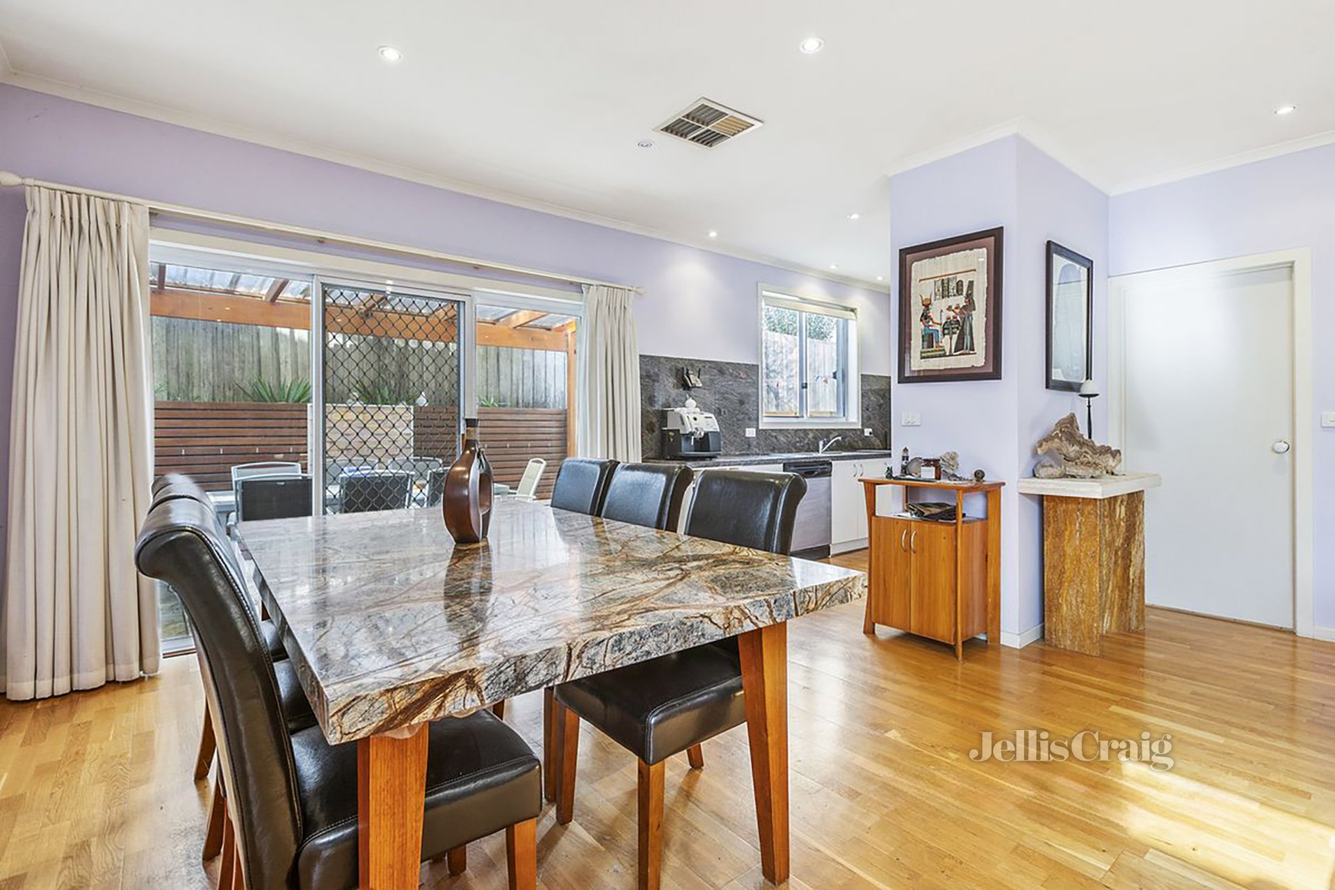 9 The Quadrangle, Glen Waverley image 3