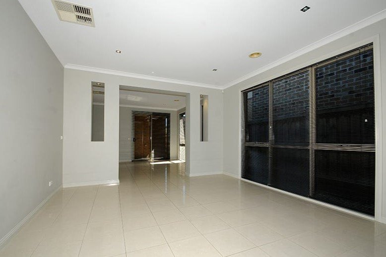 9 Thomas Close, Mount&nbsp;Eliza image 2