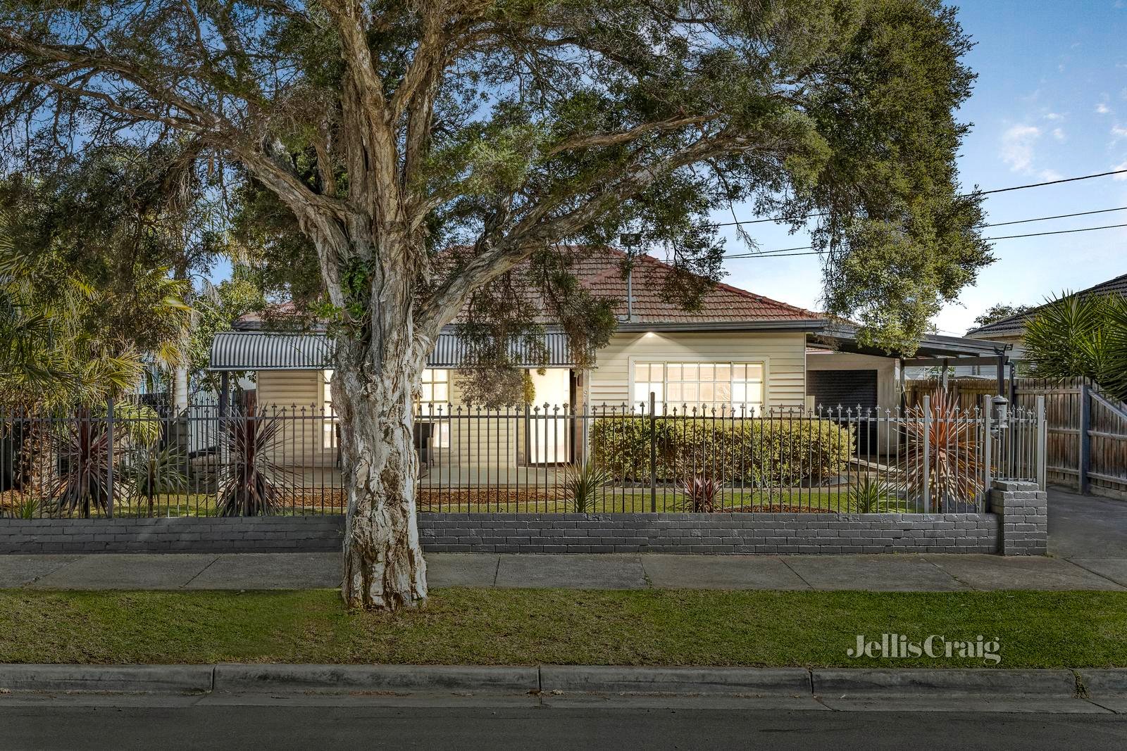 9 Thrower Street, Reservoir image 1