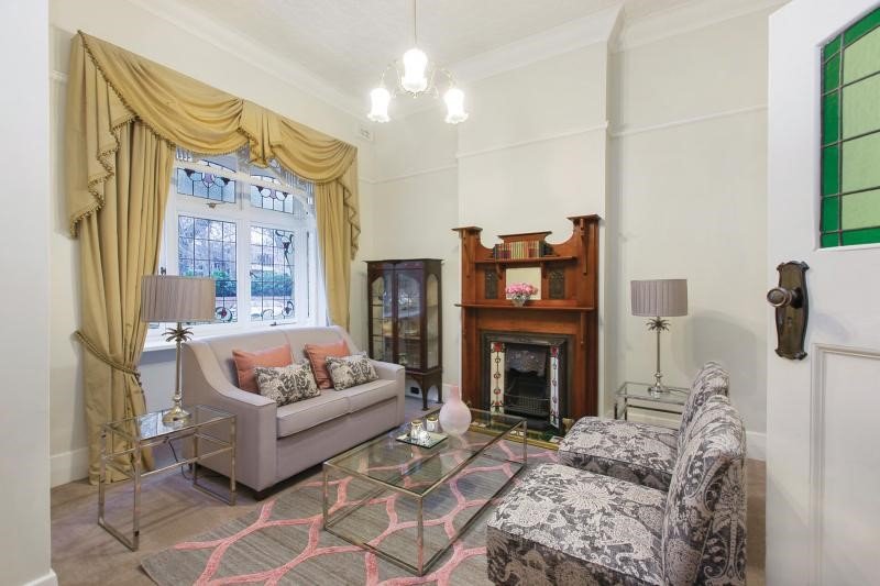 9 Torrington Street, Canterbury image 2