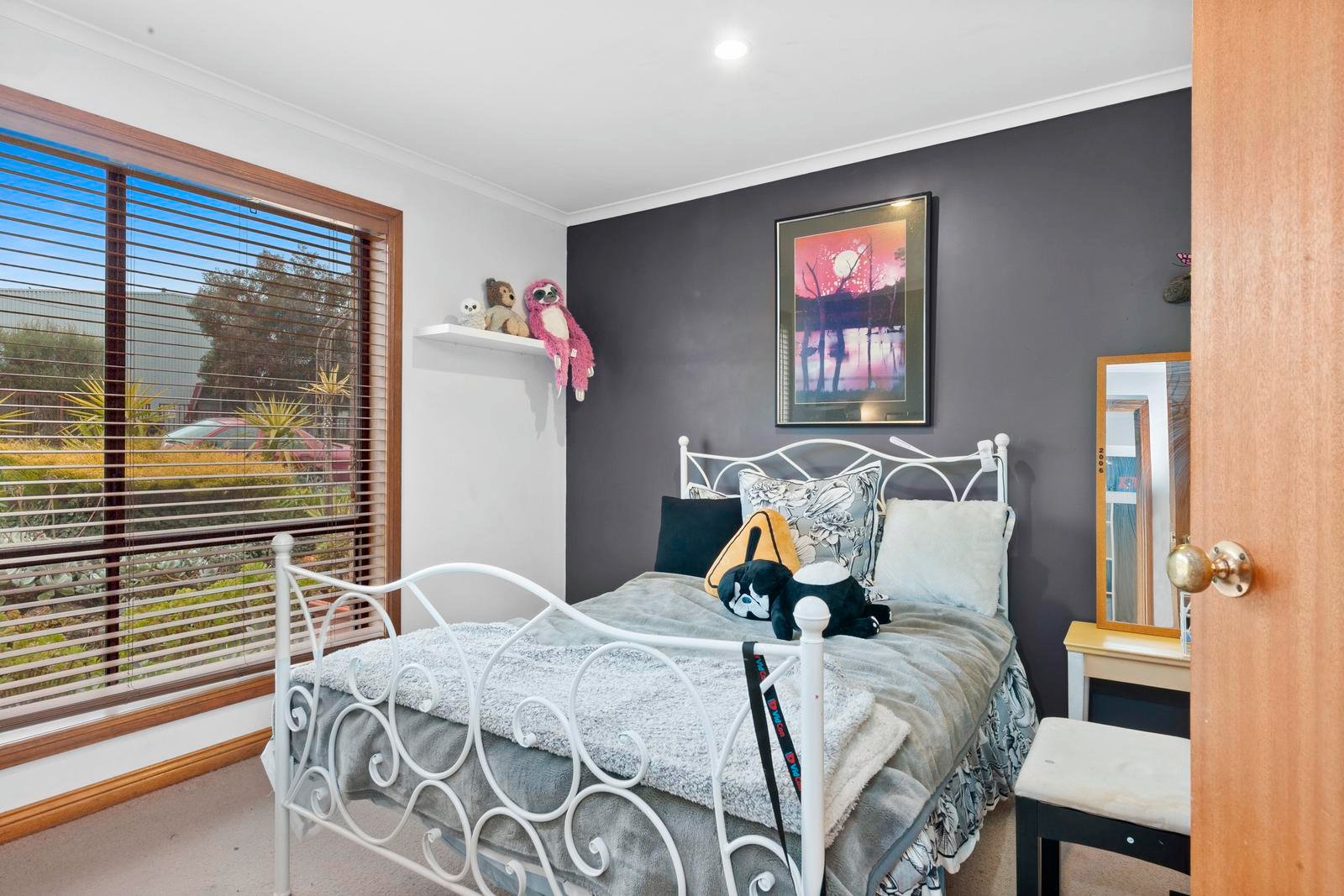 9 Trethowan Street, Mount Pleasant image 3