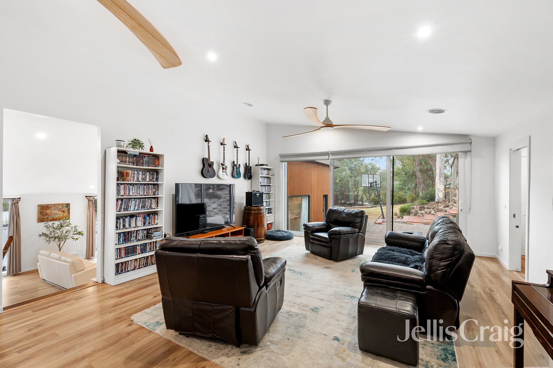 9 Valias Street, North&nbsp;Warrandyte image 2