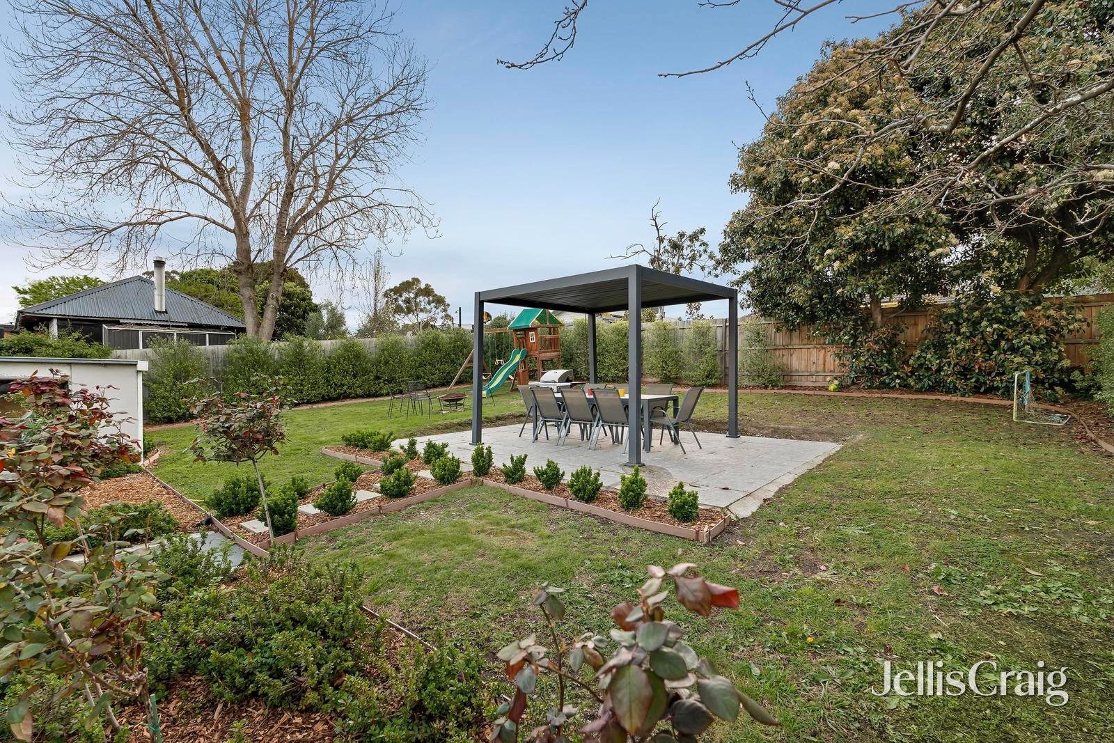 9 Vasey Grove, Donvale image 12