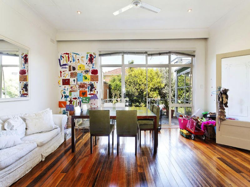 9 Vautier Street, Elwood image 3