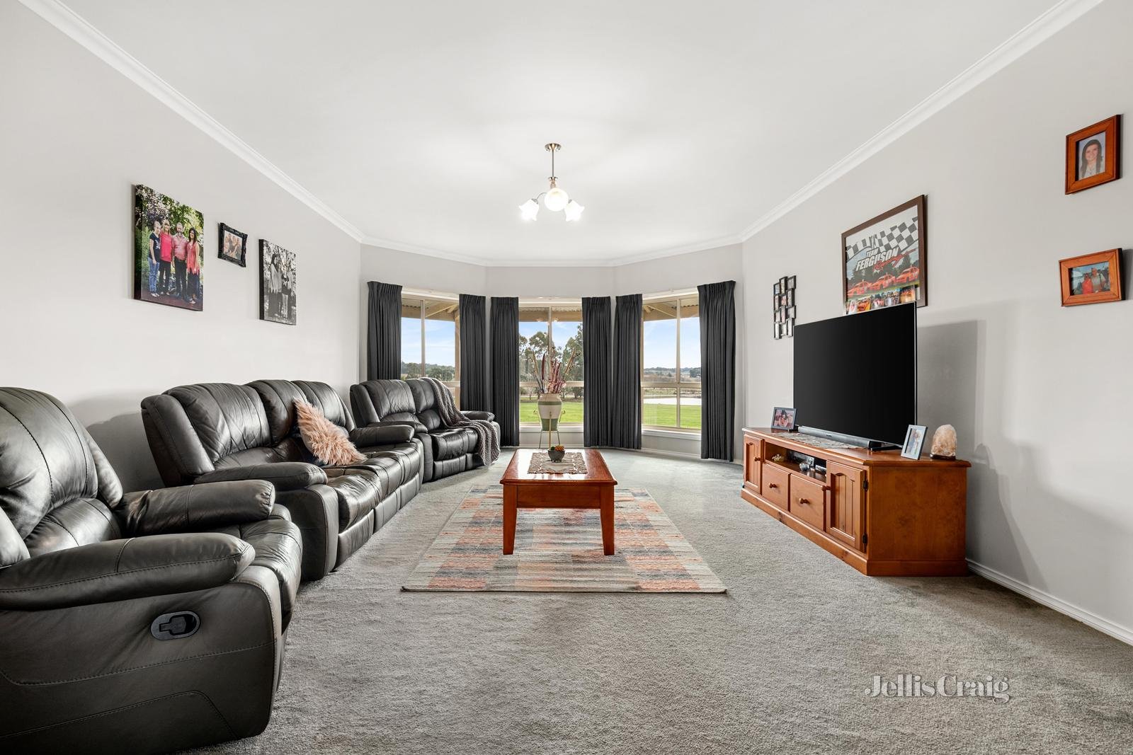 9 Vernons Road, Ross Creek image 3