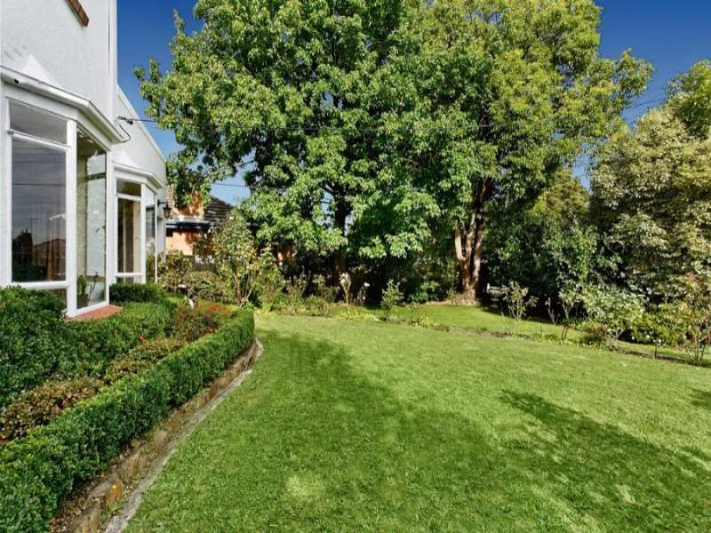 9 Verona Street, Box Hill South image 8