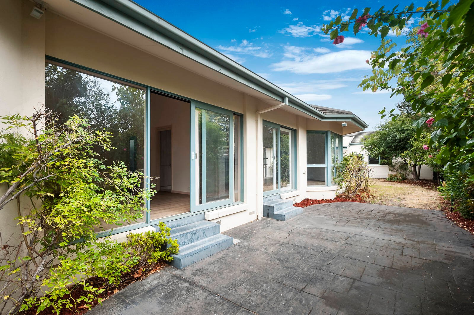 Property Gallery - Main Image