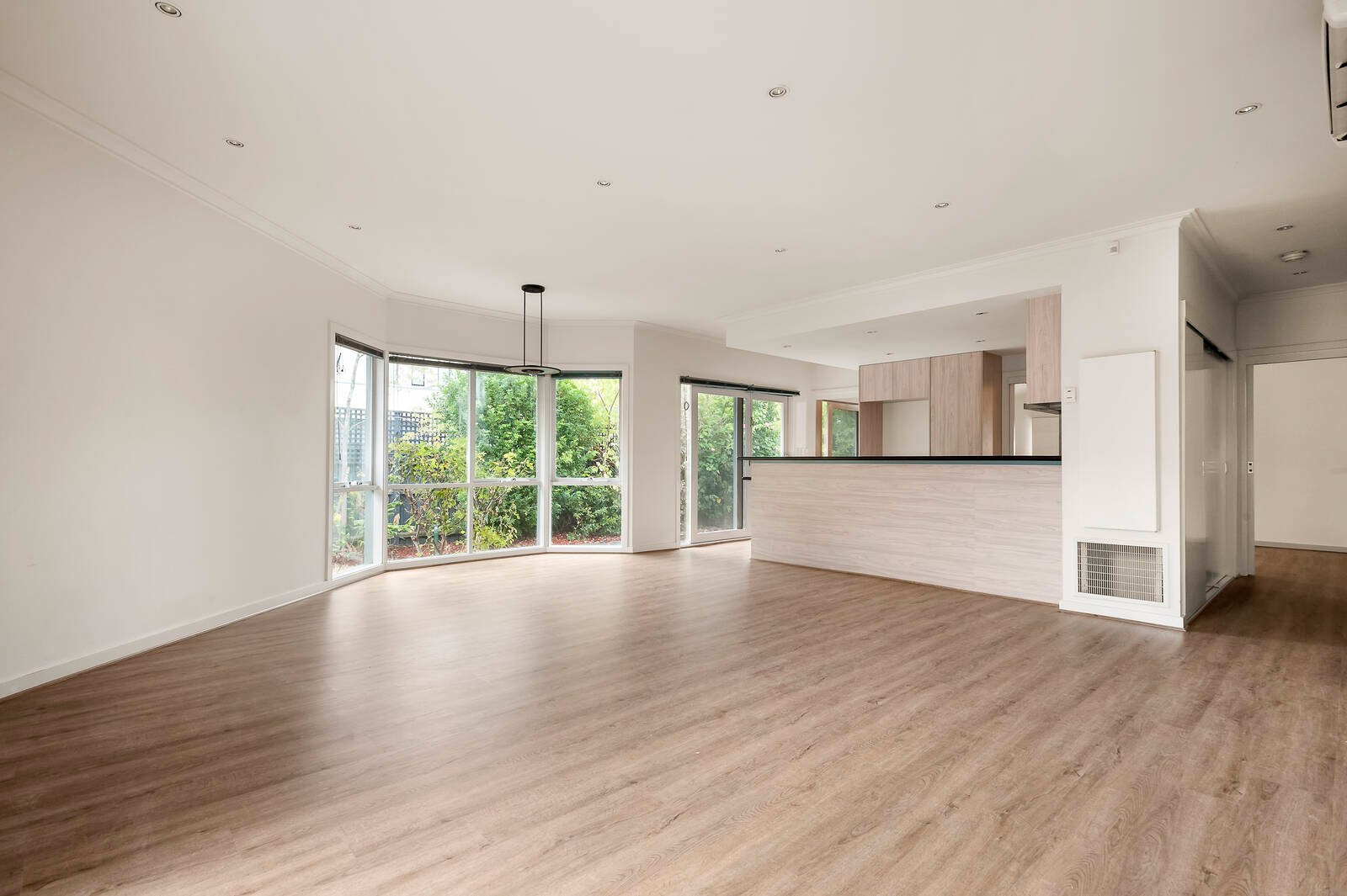 Property Gallery Thumbnail 3