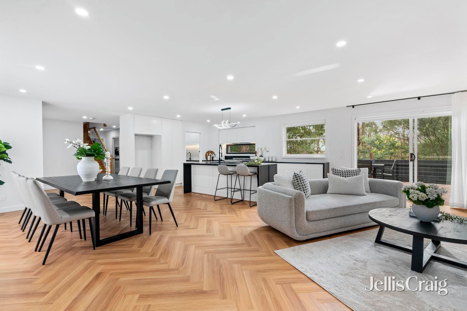 9 Wedge Court, Glen&nbsp;Waverley image 2