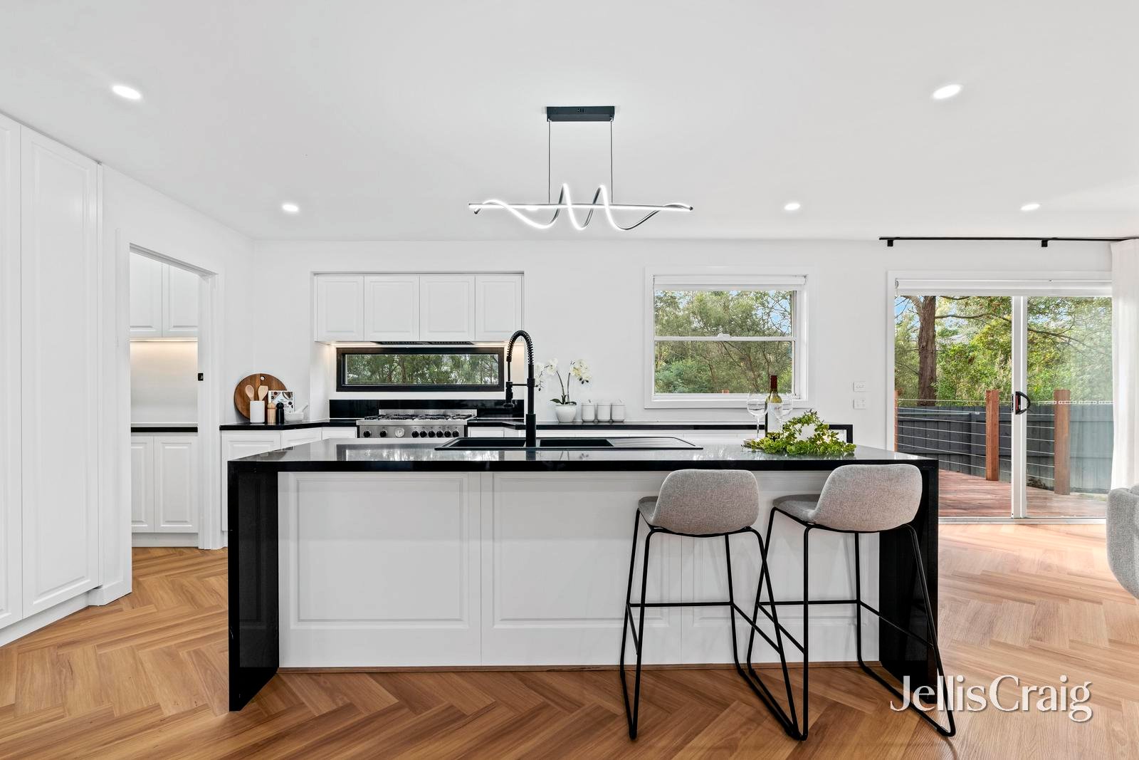 9 Wedge Court, Glen&nbsp;Waverley image 4