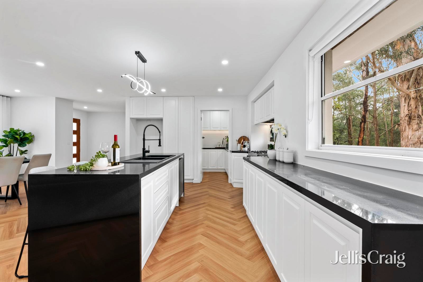 9 Wedge Court, Glen&nbsp;Waverley image 5