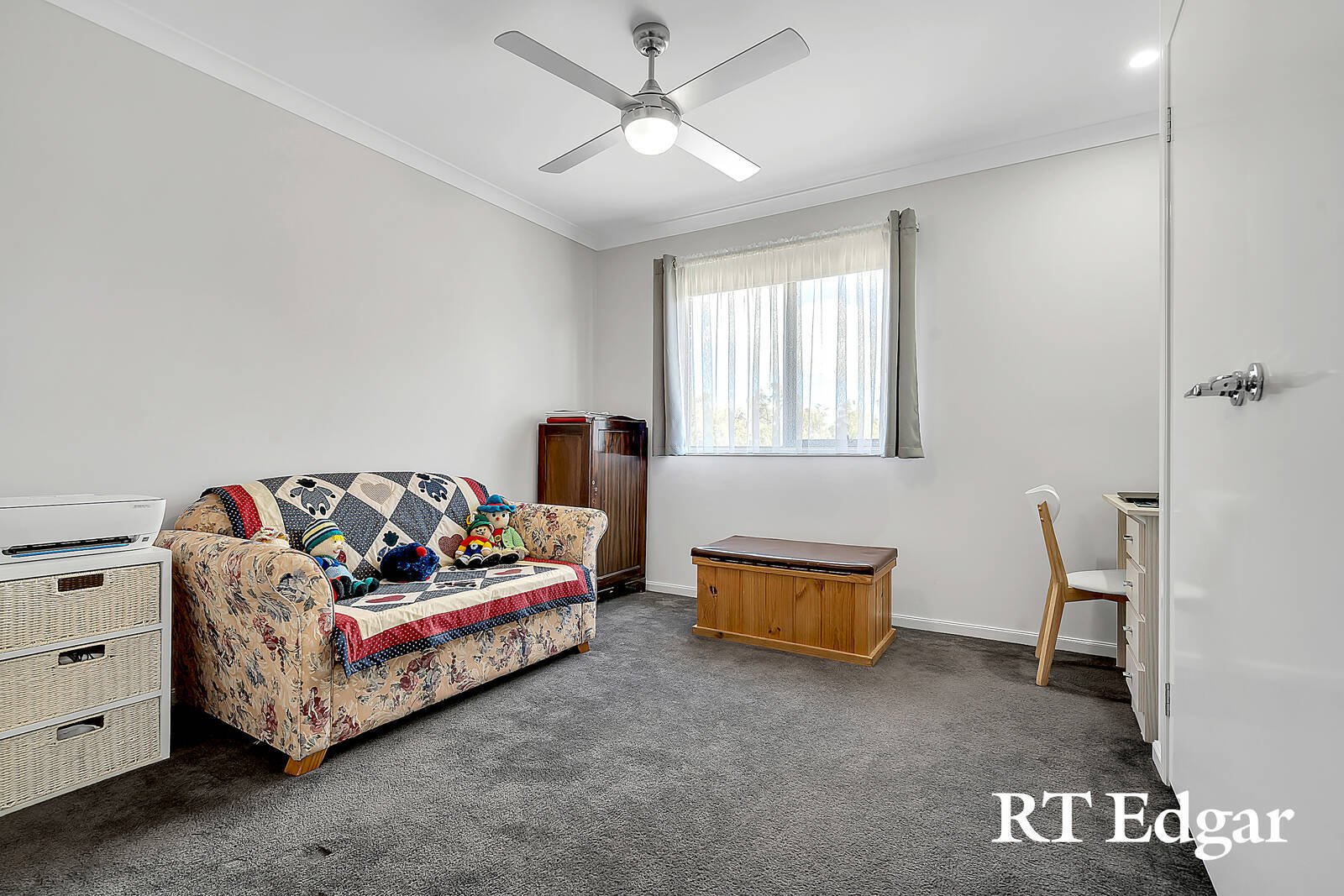 Property Gallery Thumbnail 9