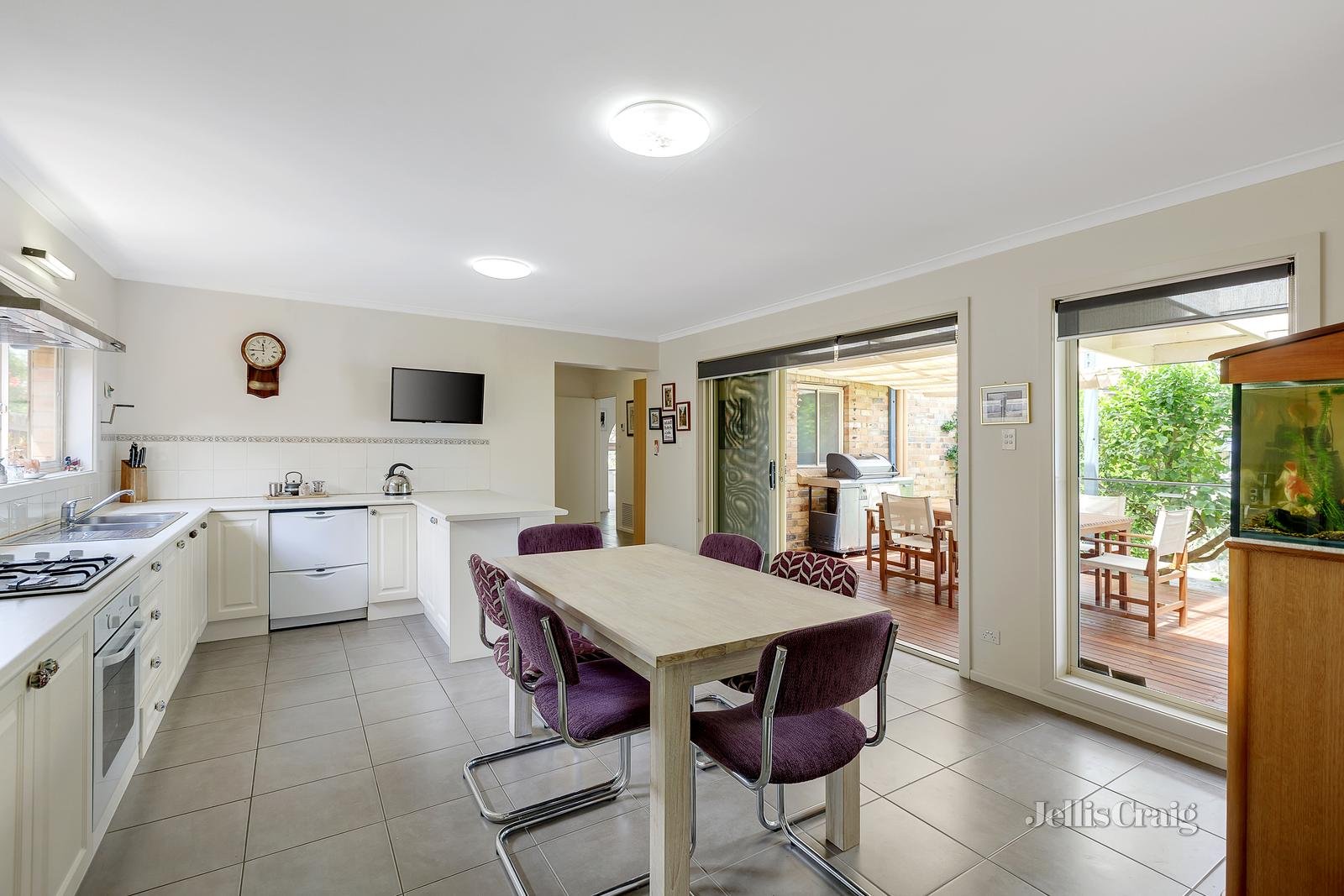 9 White Court, Nunawading image 8