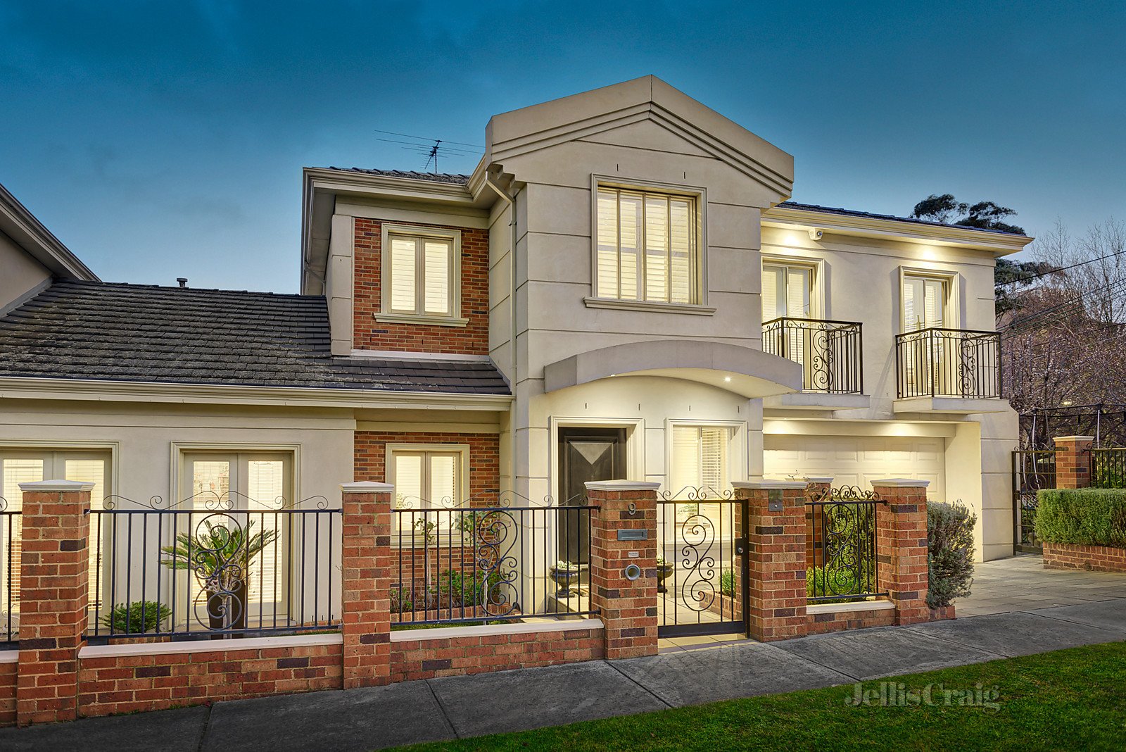 9 Whitehorse Road, Balwyn image 1