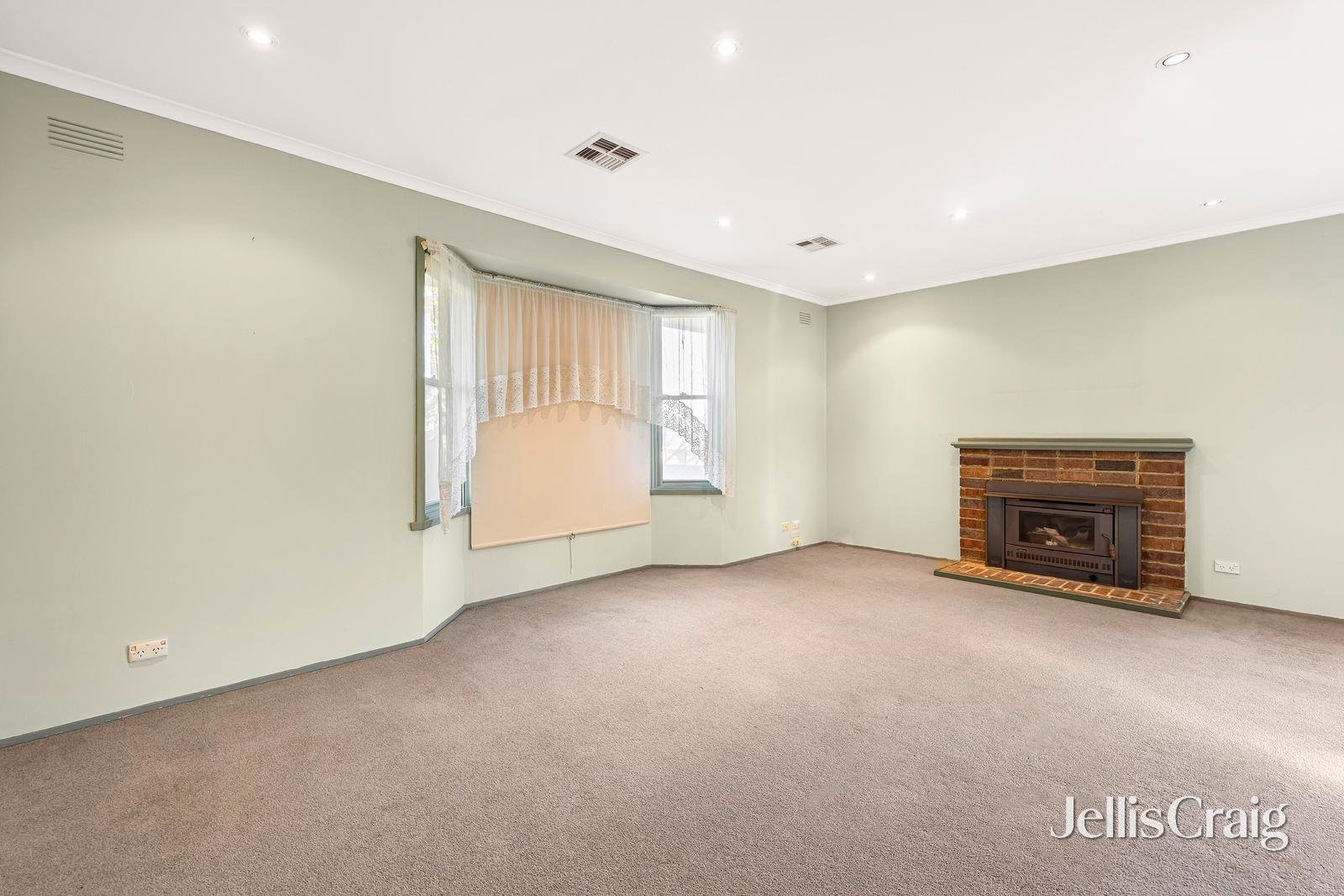 9 Whittenoom Street, Doncaster&nbsp;East image 2
