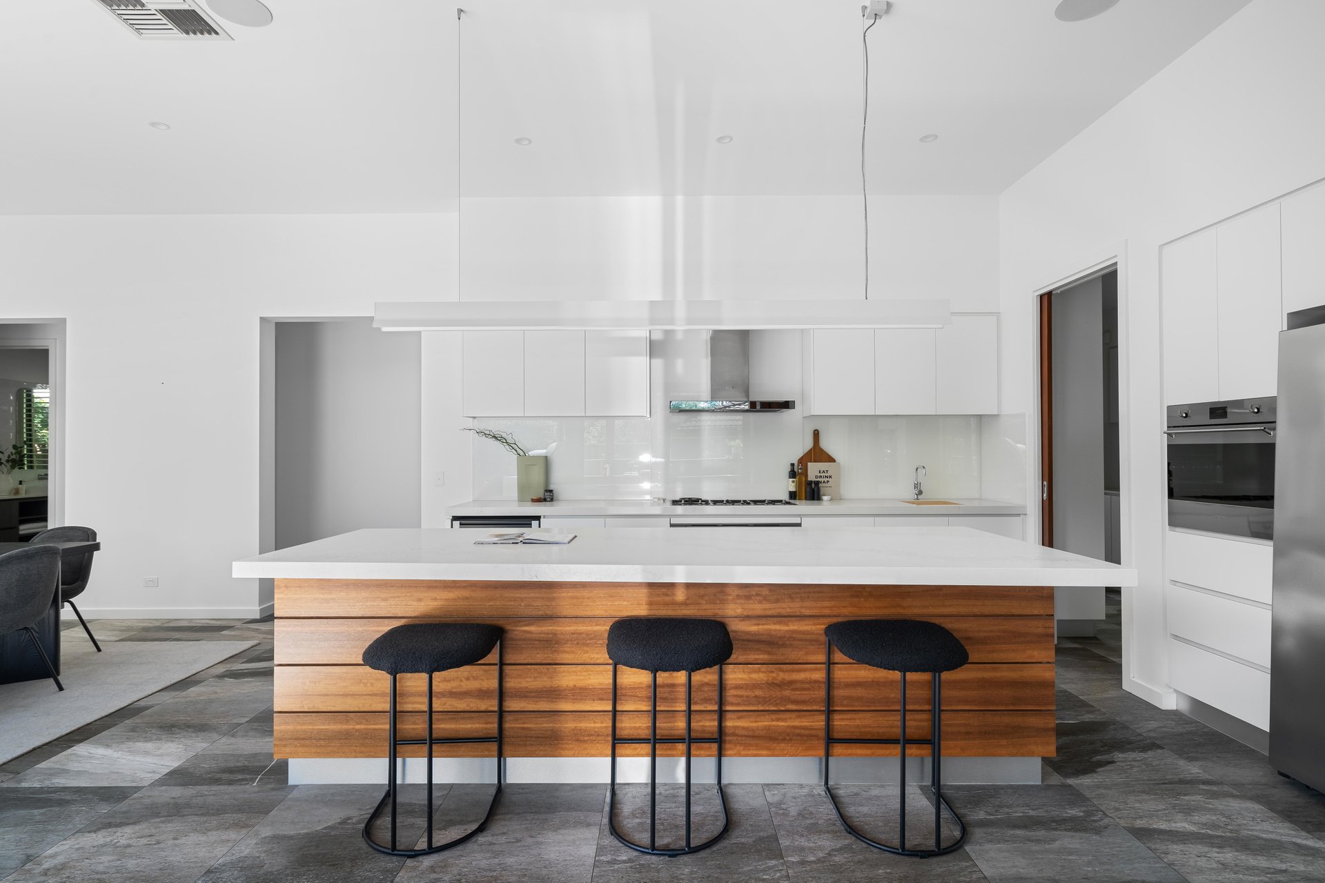 9 Woodland Grove, Montmorency image 6