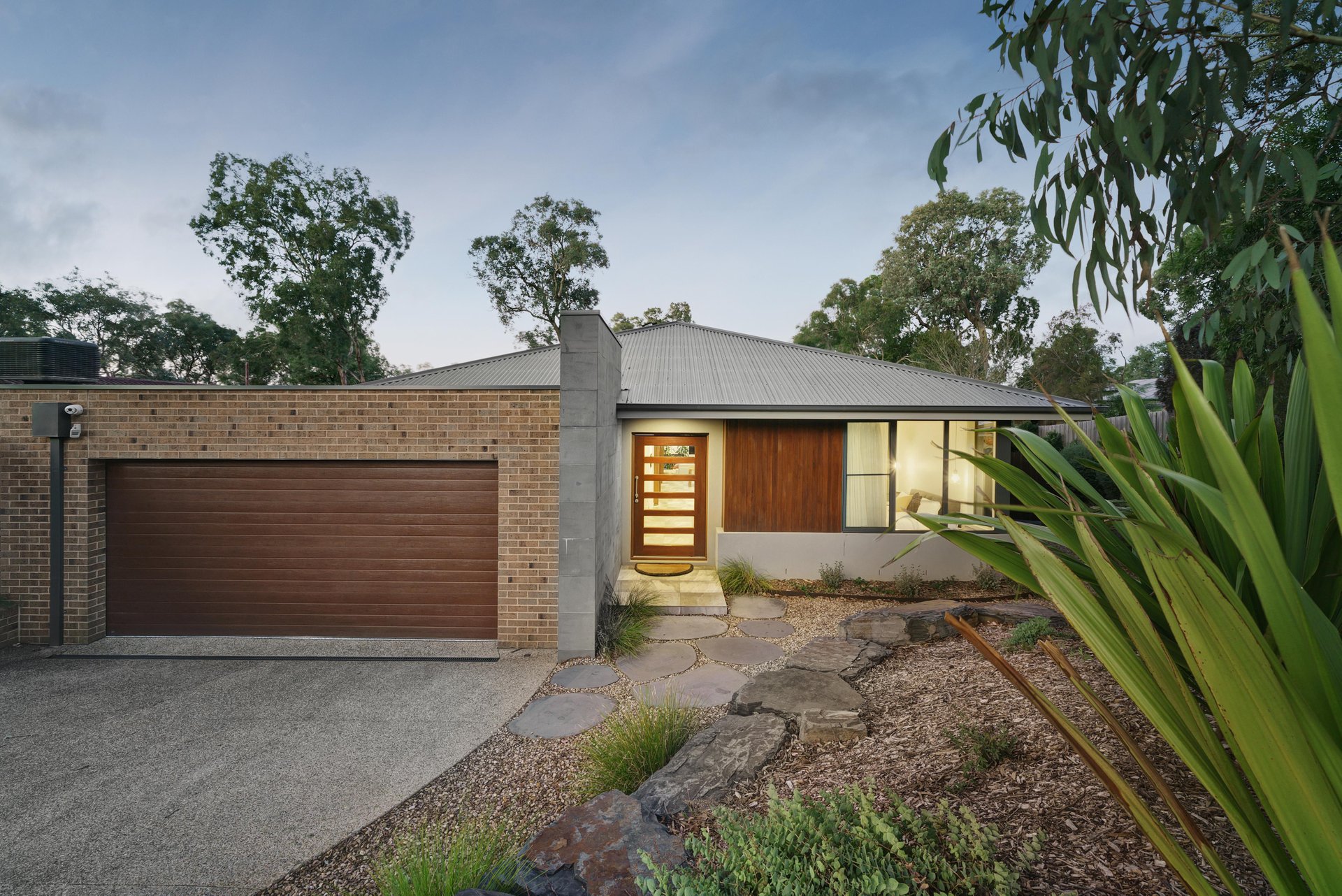 9 Woodland Grove, Montmorency image 1