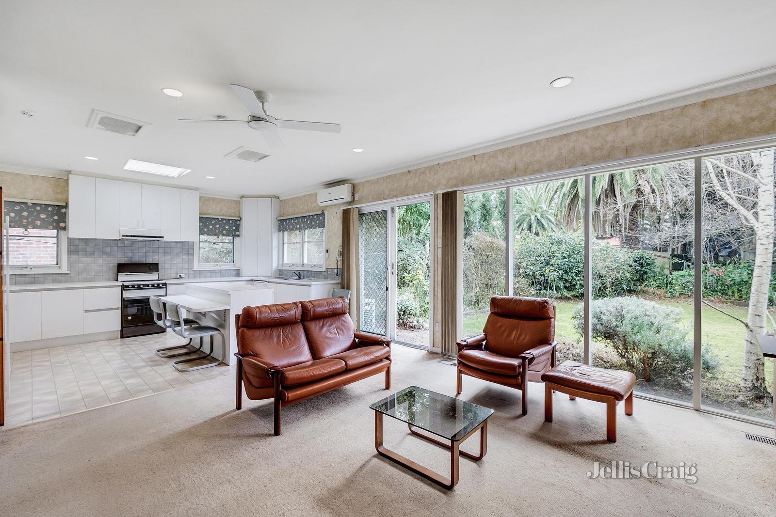 9 Woodlands Avenue, Camberwell image 2