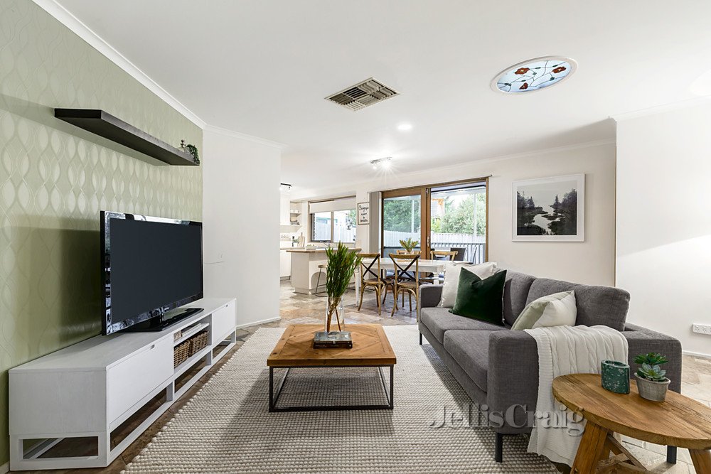 9 Woody Link, Croydon image 2