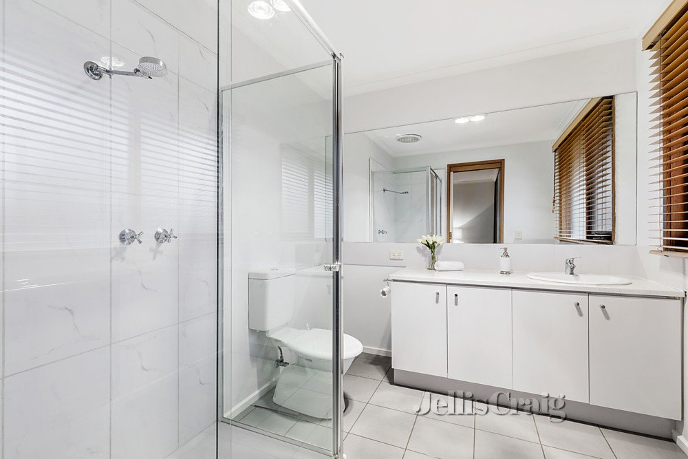 9 Woody Link, Croydon image 6