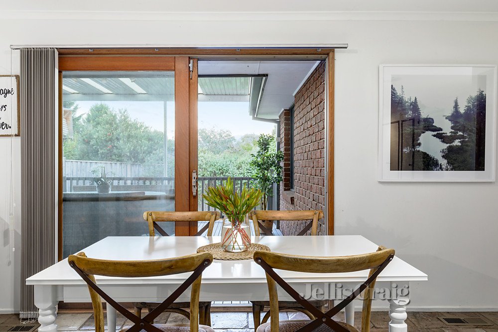 9 Woody Link, Croydon image 4