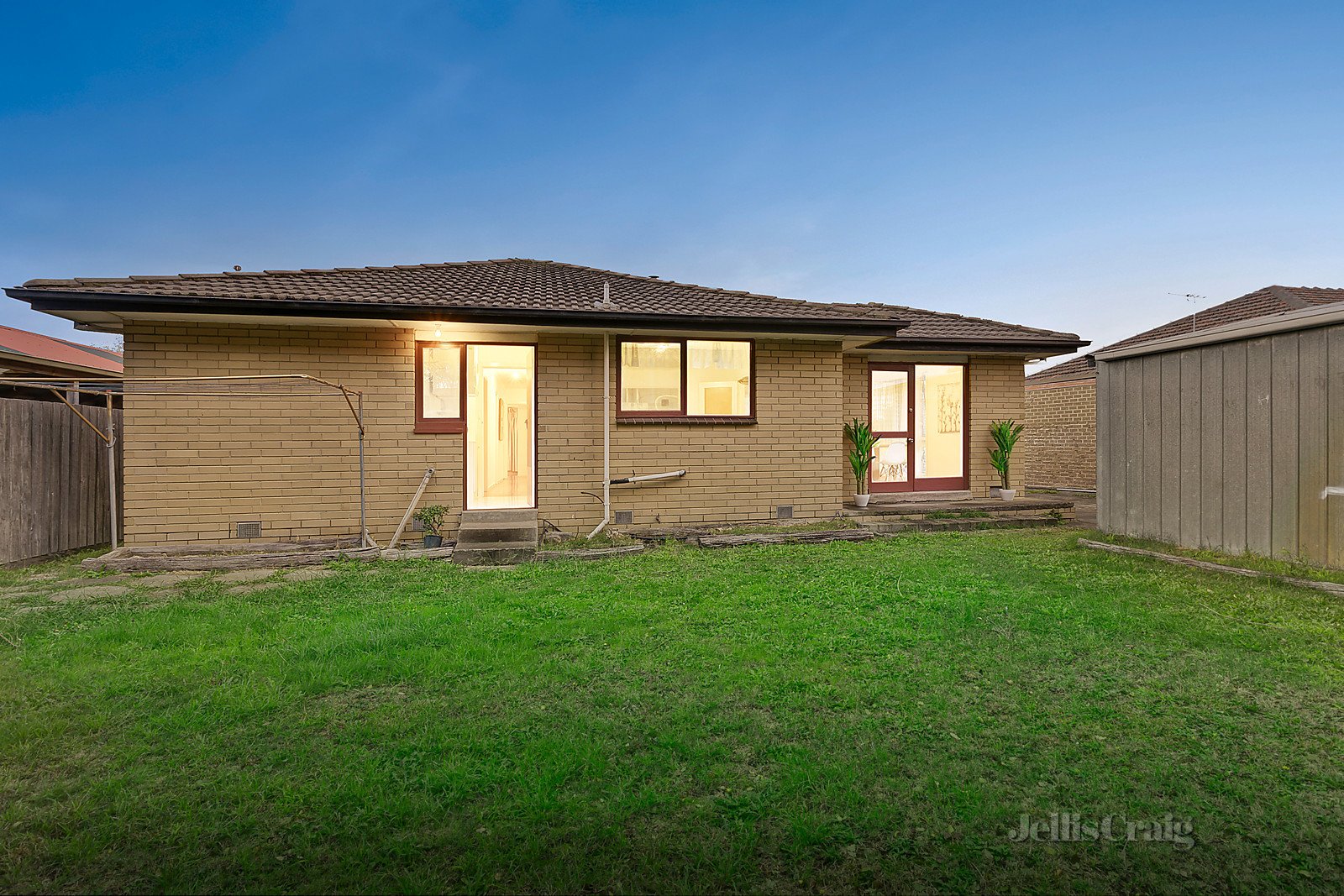 9 Worthing Avenue, Burwood East image 8