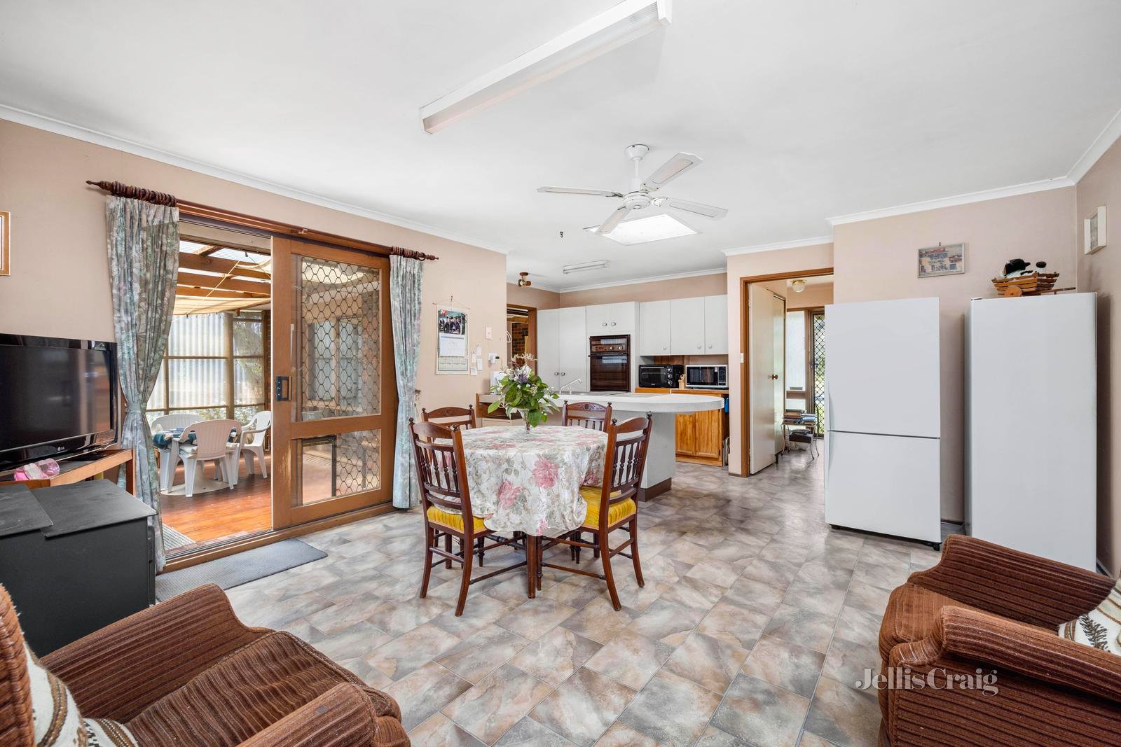 9 Yarrabin Drive, Mount Martha image 4