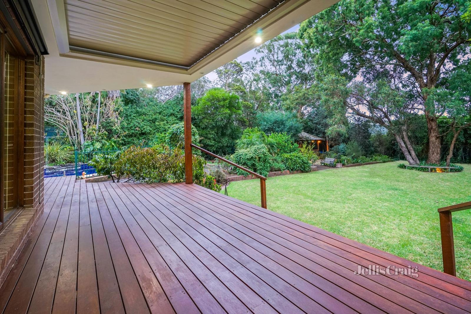 9 York Street, Glen Waverley image 19