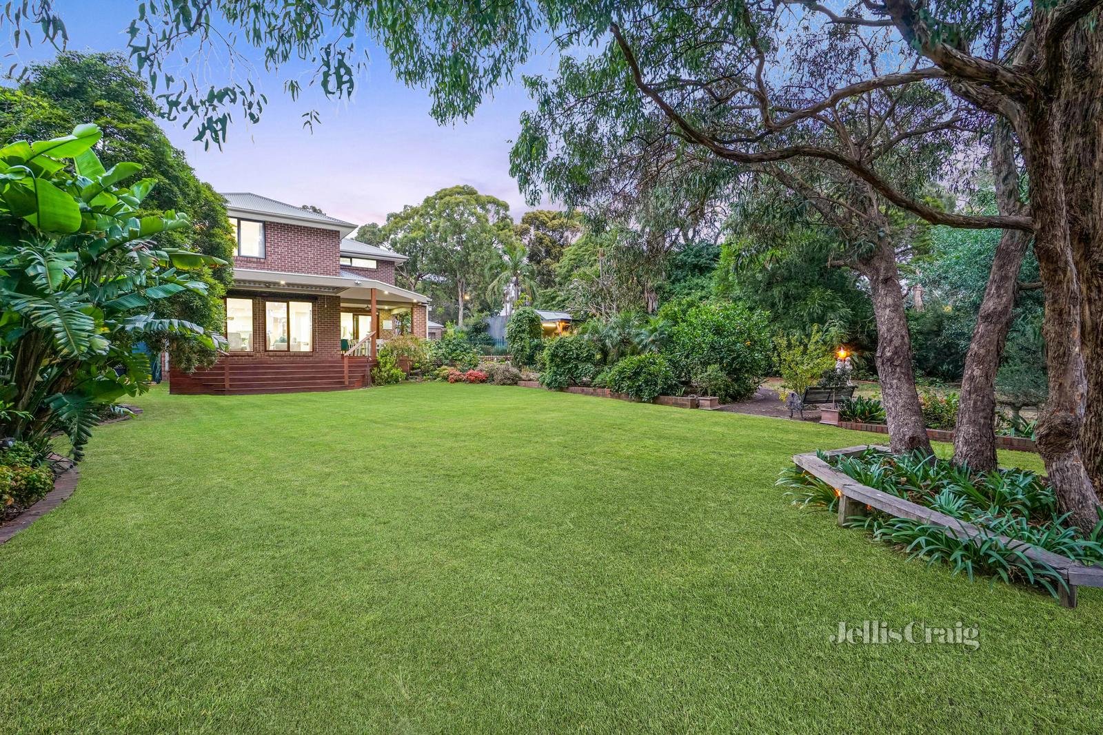 9 York Street, Glen Waverley image 20